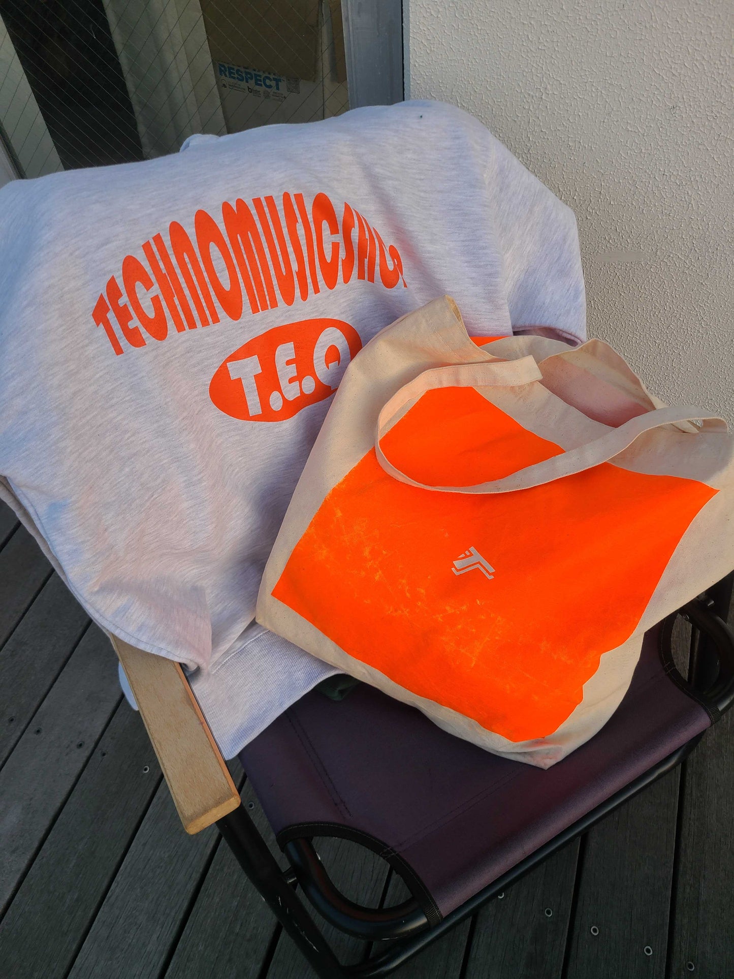 LOGO HOODIE (ASH GREY)