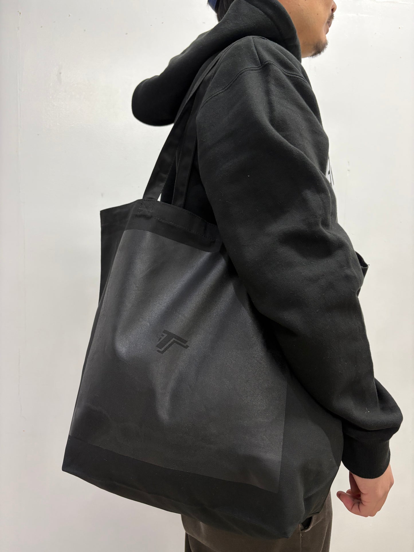 LOGO RECORD BAG BLACK